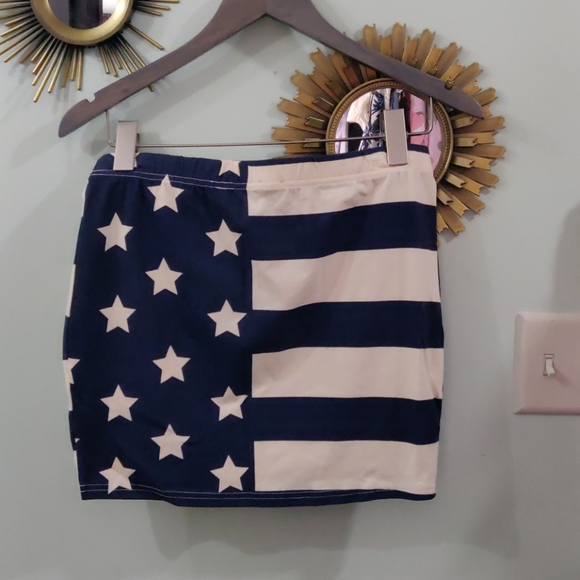 ASOS Navy blue & Ecru Stars & Stripes mini skirt - Picture 3 of 5